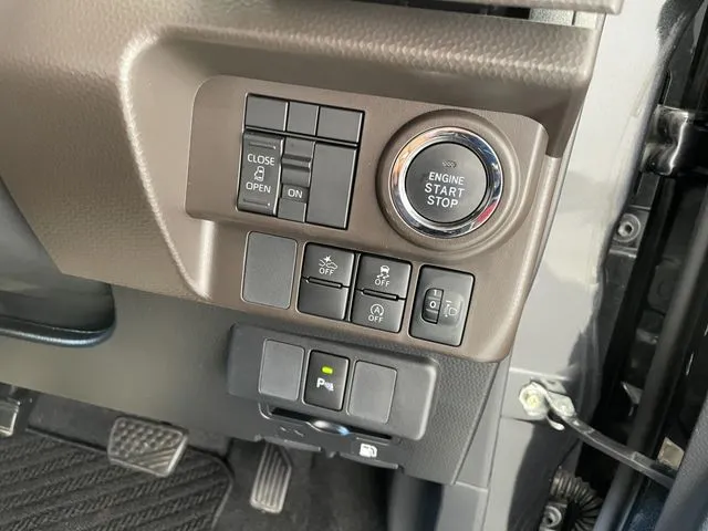 ルーミー(トヨタ)の車両写真