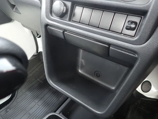 NT100クリッパー(ニッサン)の車両写真