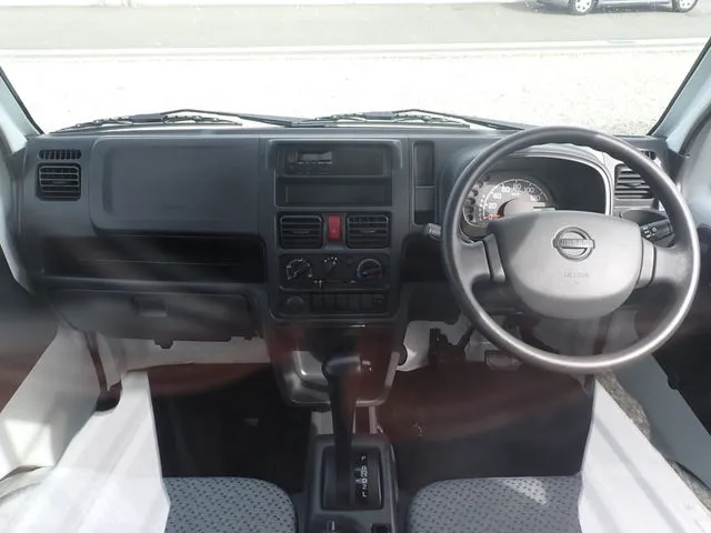 NT100クリッパー(ニッサン)の車両写真