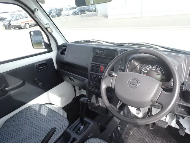 NT100クリッパー(ニッサン)の車両写真