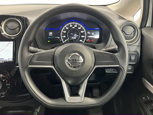 ノート(ニッサン)の車両写真
