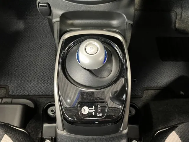 ノート(ニッサン)の車両写真