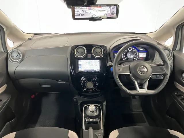 ノート(ニッサン)の車両写真