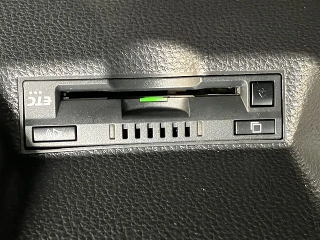 ヤリスクロス ハイブリッド(トヨタ)の車両写真