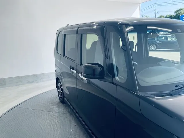 Ｎ　ＢＯＸ　カスタム（ホンダ）の車両写真