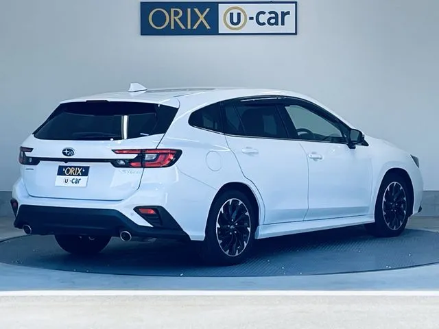 レヴォーグ（スバル）の車両写真