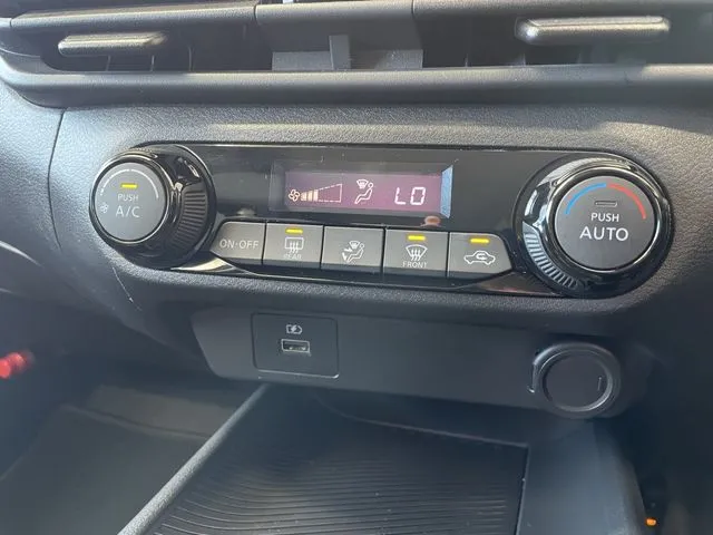 ノート（ニッサン）の車両写真