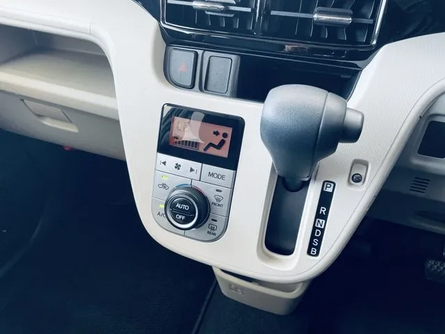 ムーヴ（ダイハツ）の車両写真