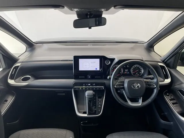 ヴォクシー(トヨタ)の車両写真