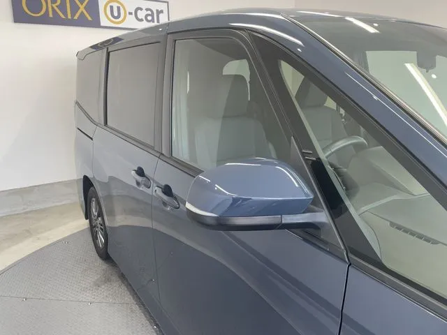ヴォクシー(トヨタ)の車両写真