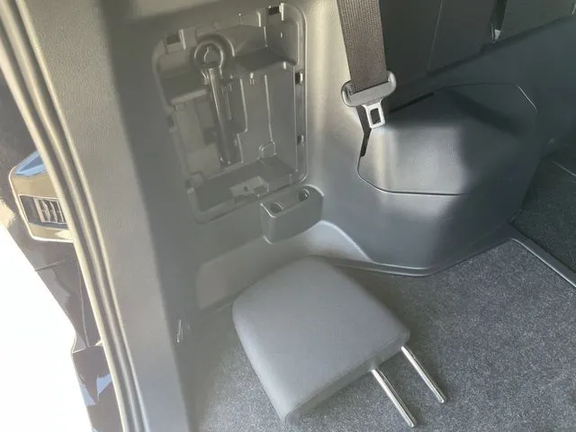ヴォクシー（トヨタ）の車両写真