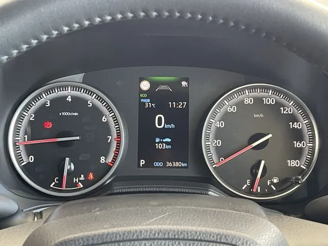 ヴォクシー（トヨタ）の車両写真