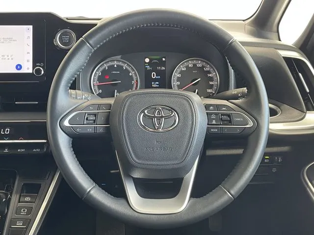 ヴォクシー（トヨタ）の車両写真