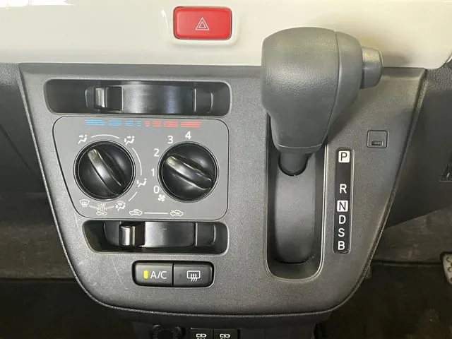 ミラ トコット(ダイハツ)の車両写真